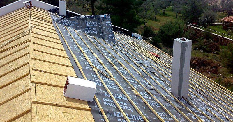 Menemen EPDM Kauçuk Çatı – OSB üzerine serilmiş nefes alan su yalıtım örtüsü ve çıtalama